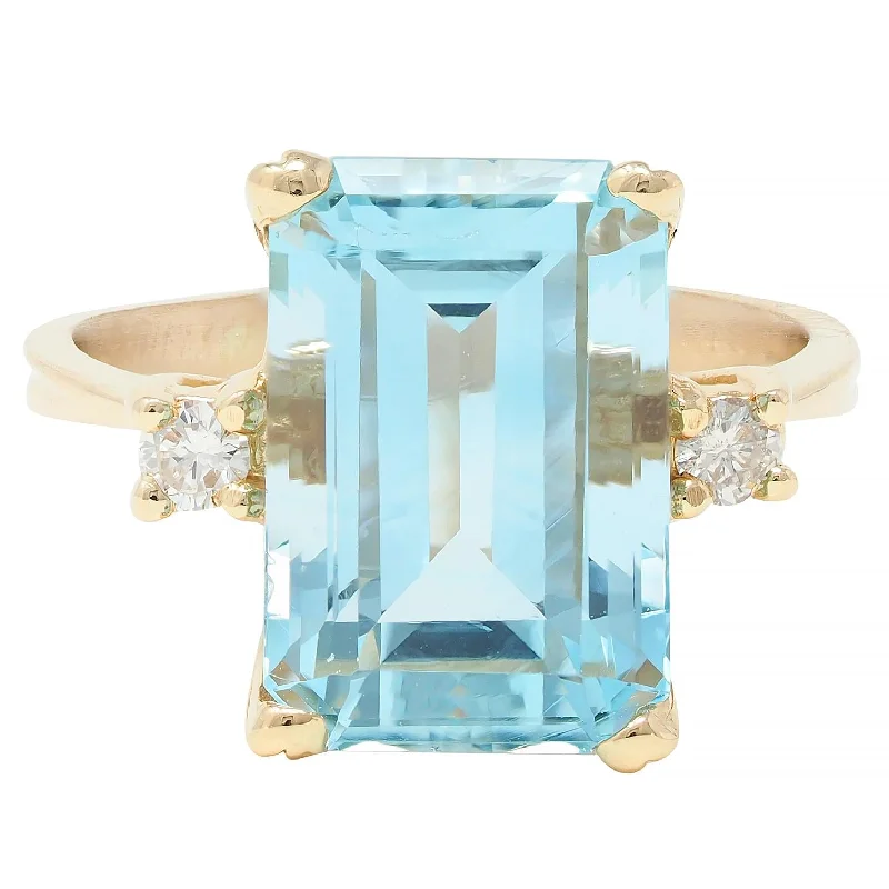 Flash Jewelry Sale – Get Stunning Pieces At Low Prices Retro 6.55 CTW Aquamarine Diamond 14 Karat Yellow Gold Vintage Ring