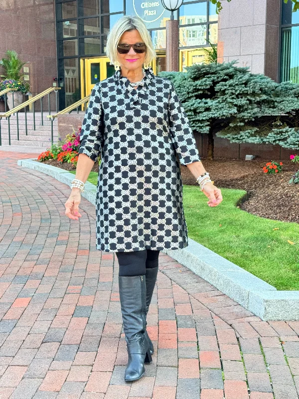 LULU-B BLACK & SILVER METALICA RUFFLE SLEEVE DRESS