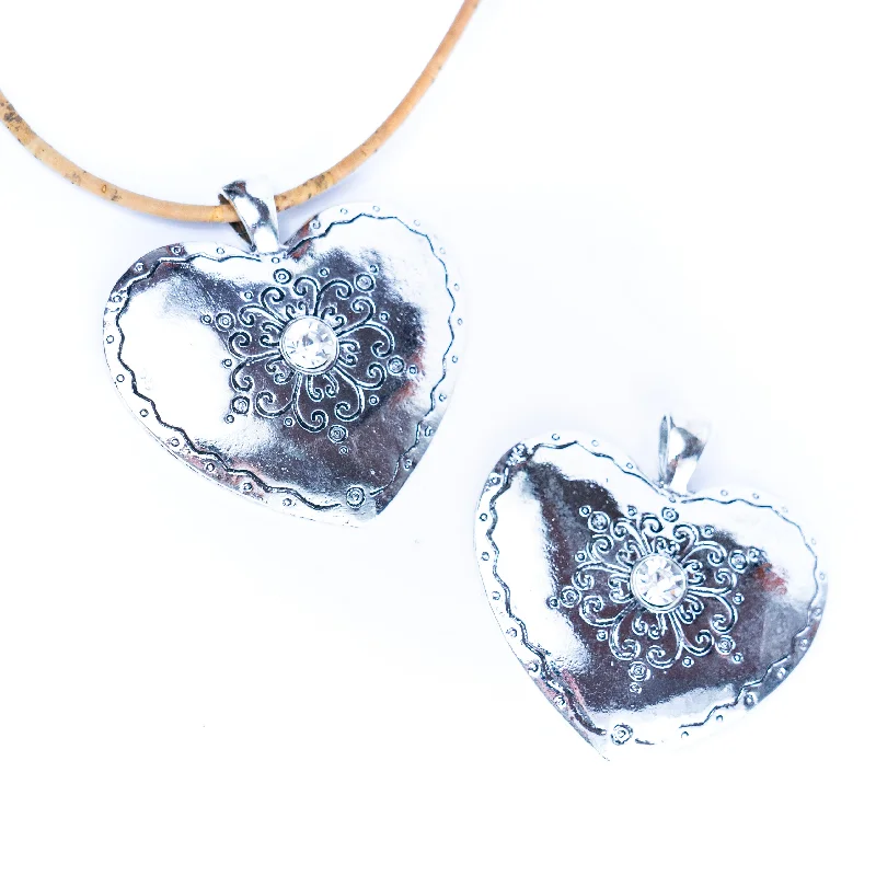 Eco-Friendly Sustainable Jewelry For Conscious Buyers 2pcs antique silver heart tag with rhinestones inlaid in the middle ，jewelry finding suppliers D-3-541