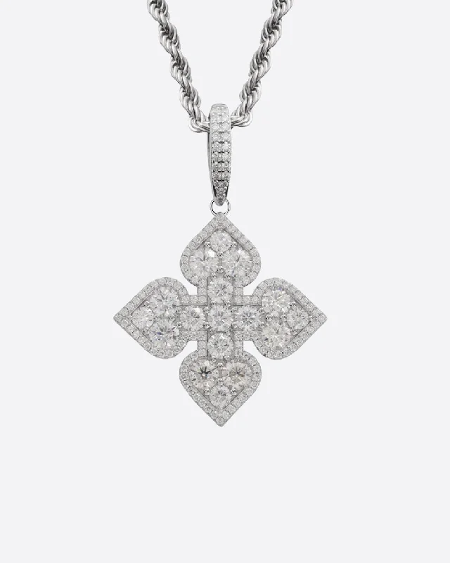 Exclusive Jewelry Sale Event – Shop Now MOISSANITE WHITE CLOVER PENDANT. - WHITE GOLD